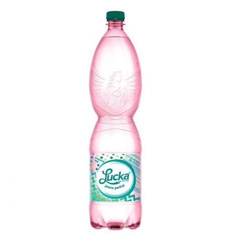 Lucka Jemne perlivá pramenitá voda 1,5 l