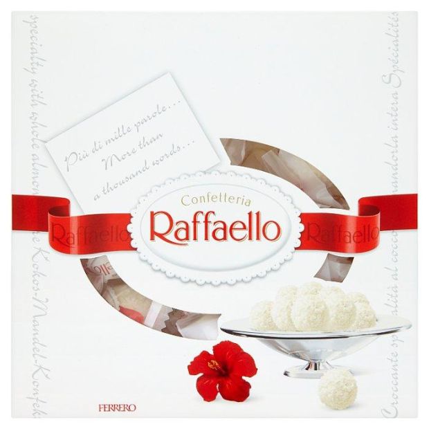 Ferrero Raffaello Oblátka s náplňou a celou mandľou posypaná strúhaným kokosom 260 g